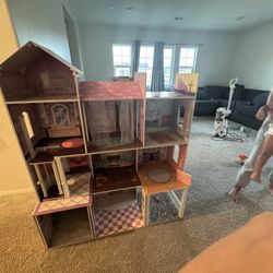 Doll House 