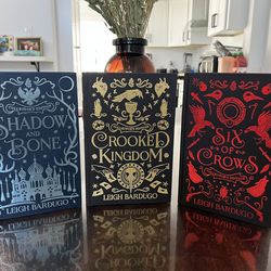 3 Book collector’s edition Shadow and Bone