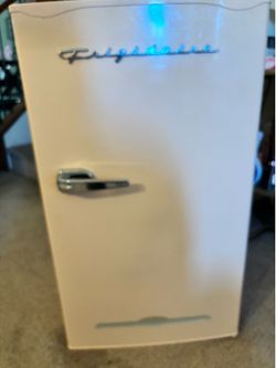 Coral mini Frigidaire