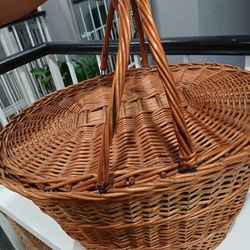 Wicker Basket Large.   New
