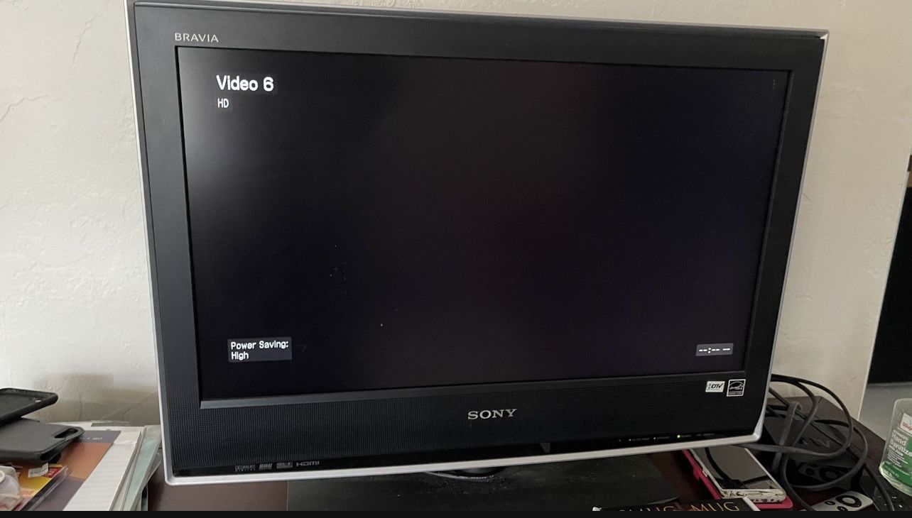 Sony BRAVIA 26" LCD HD Tv. Works Great. No Remote.