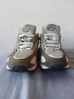 New Balance 725 Sneakers