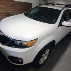 2013 KIA SORENTO LX