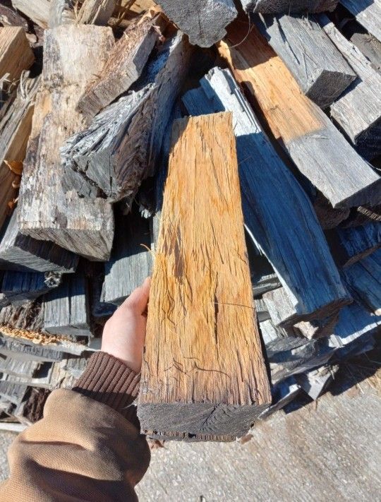 Seasoned Hardwood Firewood 