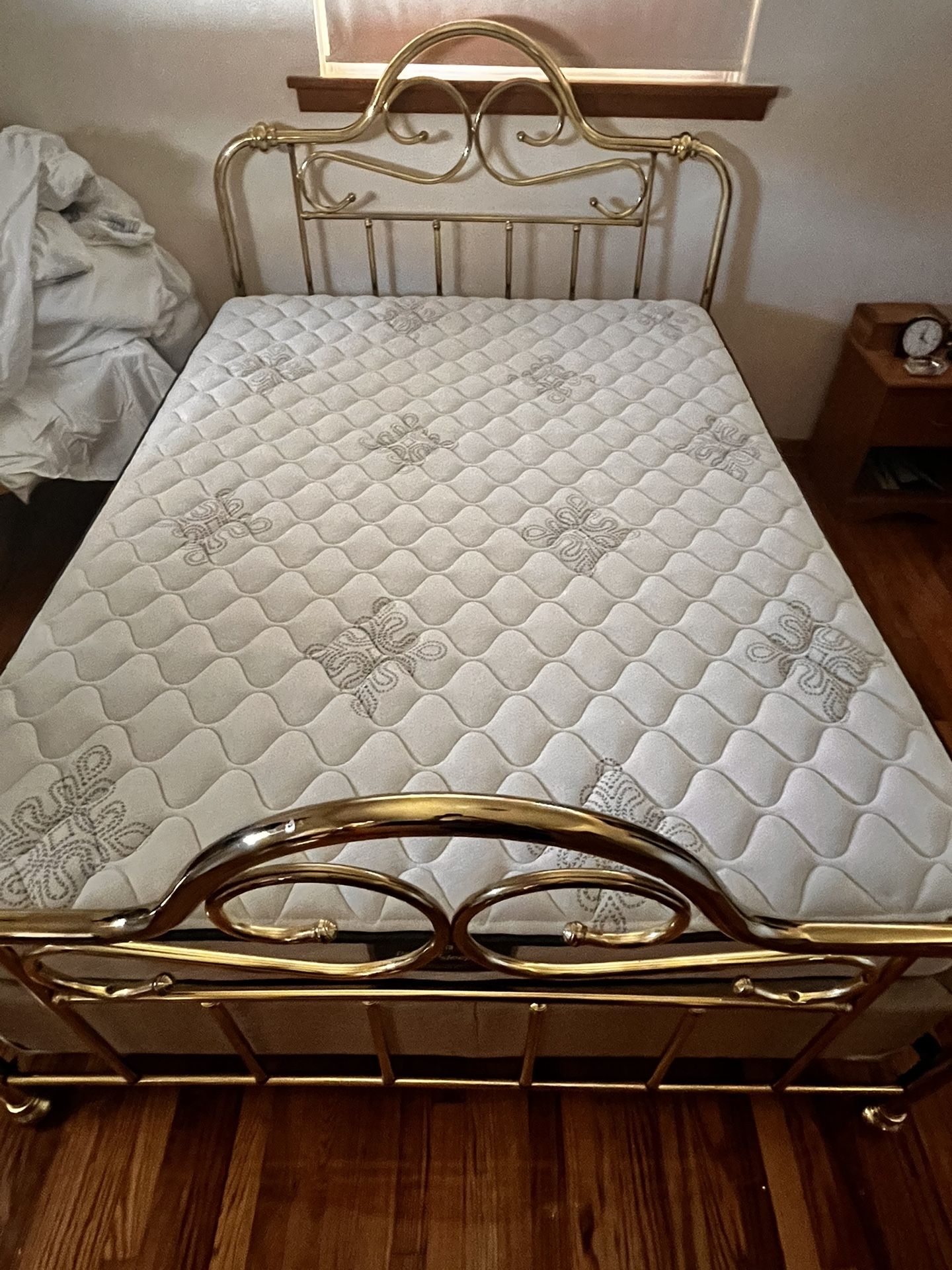 Queen Size Mattress & Box Spring Set