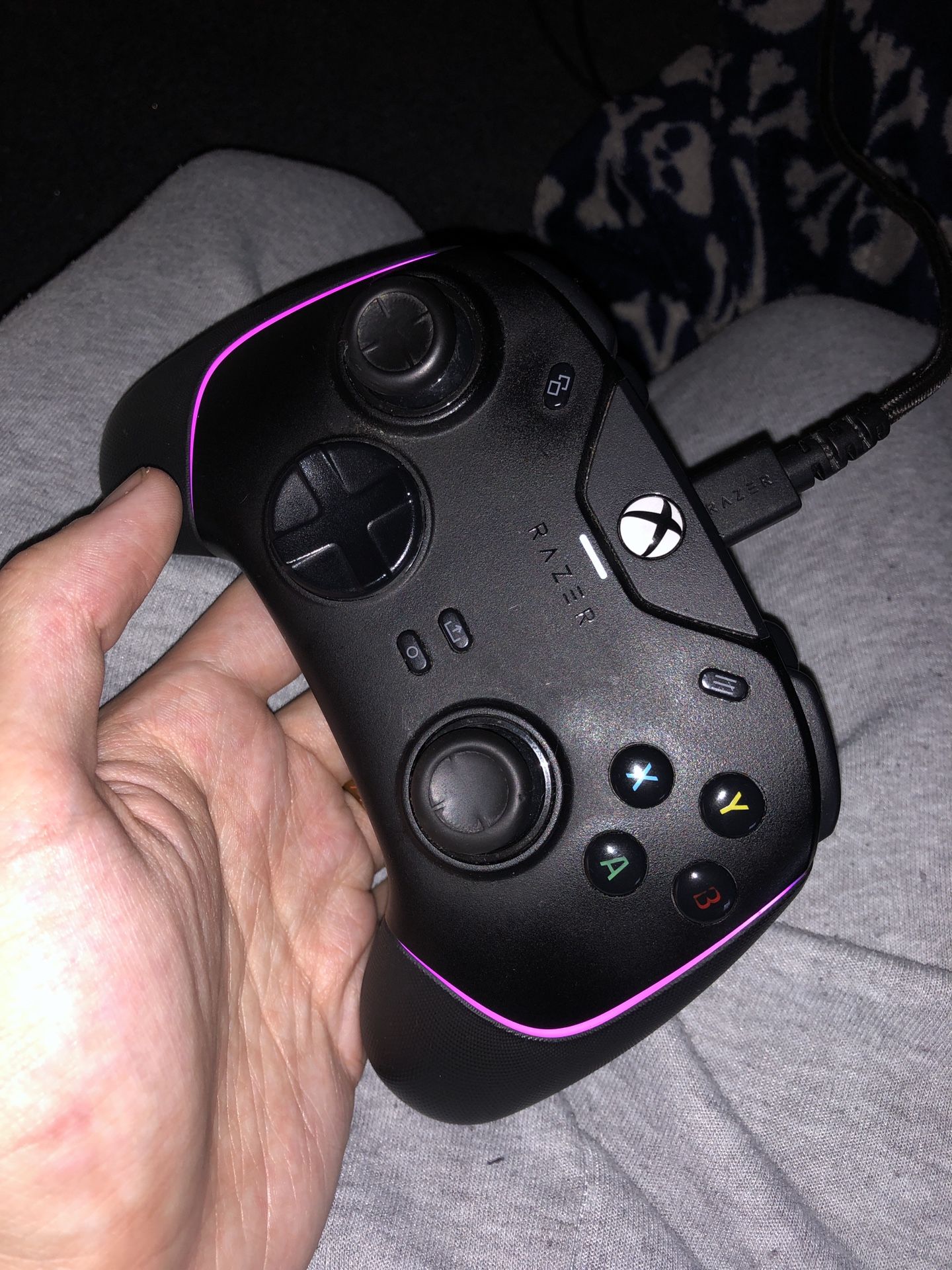 Razer Wolverine V2 Chroma Scuff Xbox Series Controller