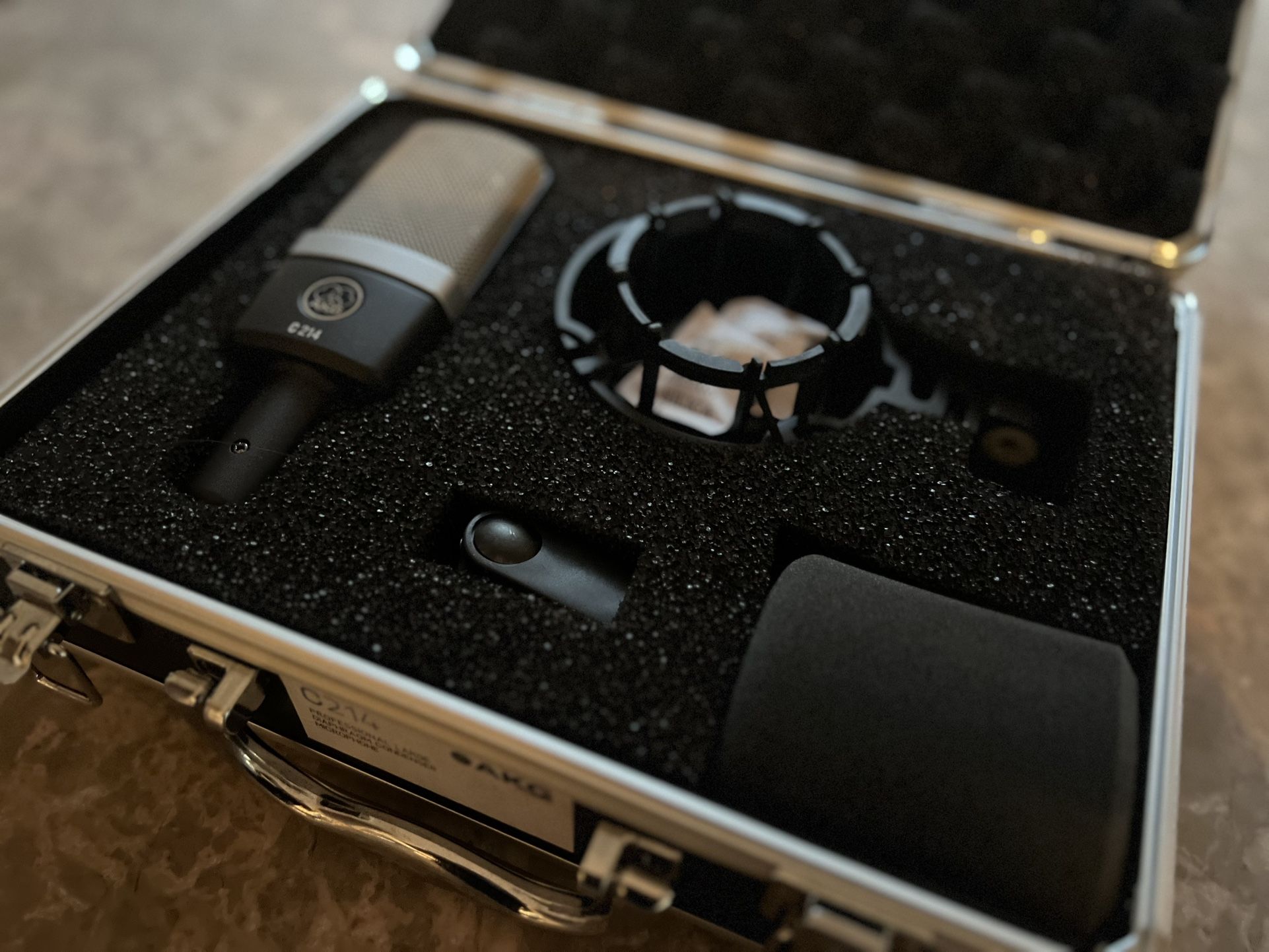 AKG Pro Audio C214 Large Diaphragm Condenser Microphone & Case 