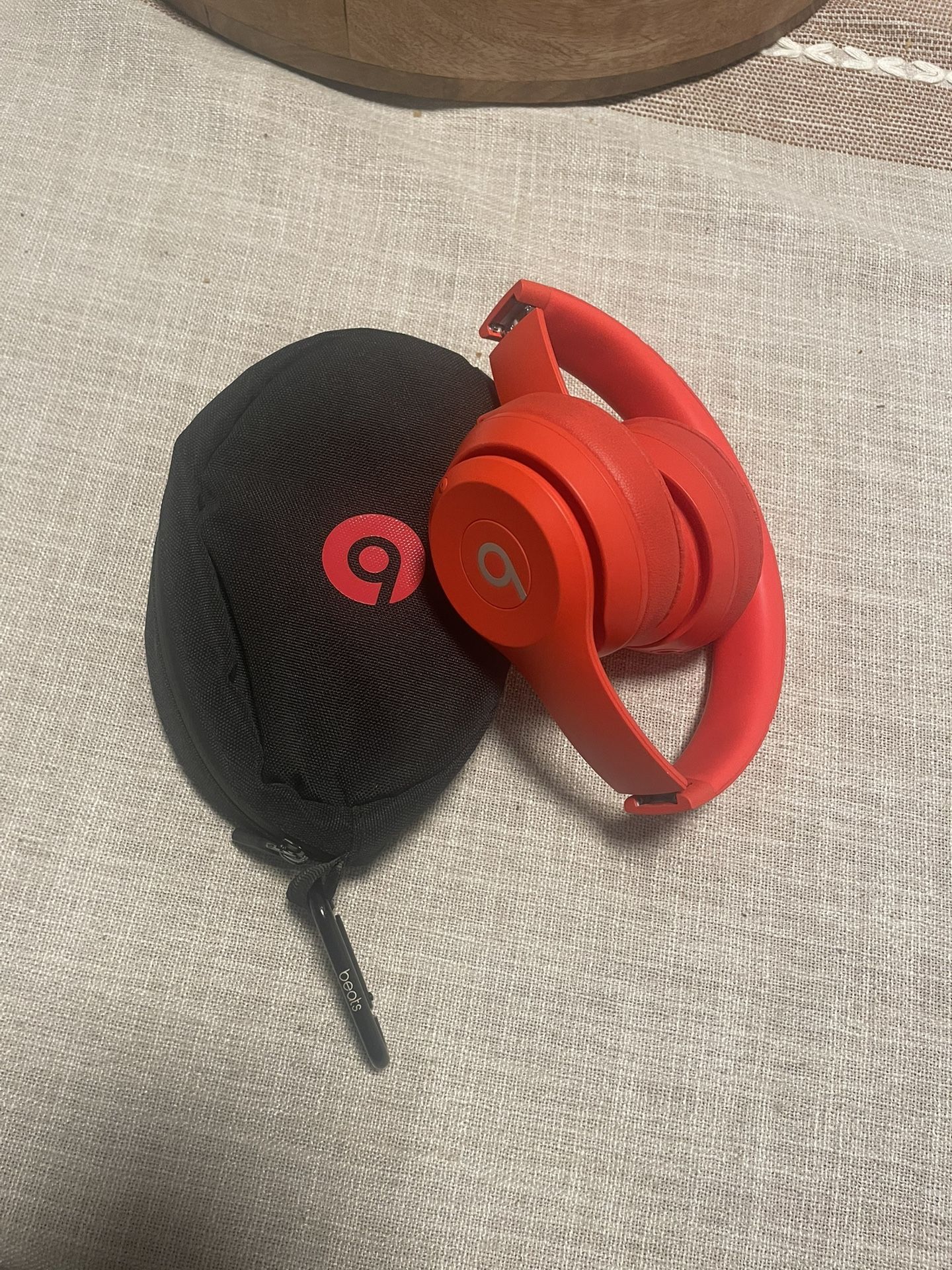 Wireless beats solo3 