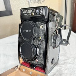 Yashica Mat-124Vintage Camera 