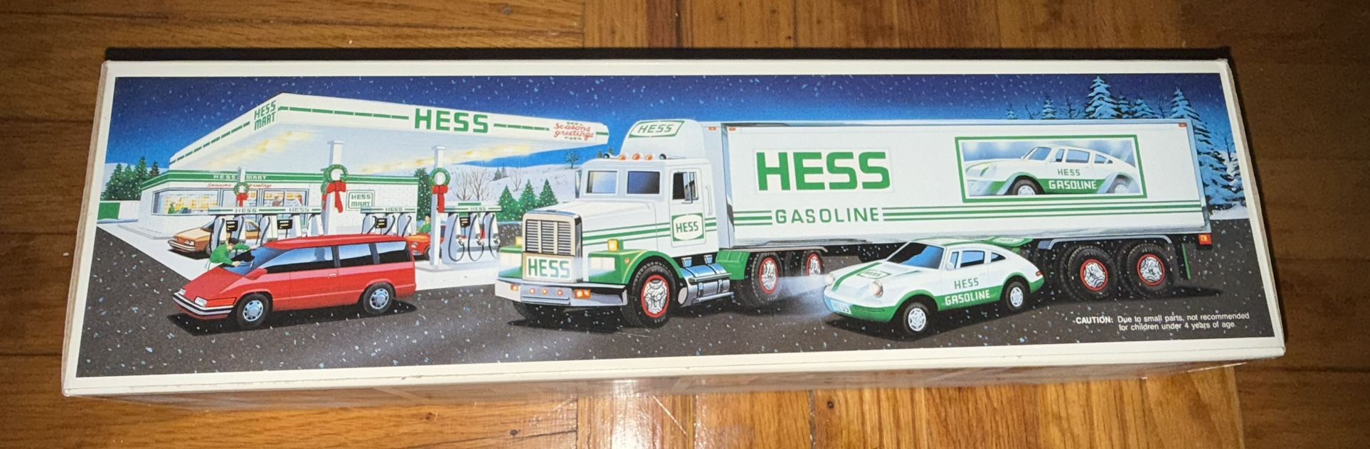1992 Hess 18 Wheeler and Racer collectible toy truck