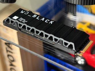 WD BLACK SN850X 1TB Internal SSD PCle Gen 4 x4 NVMe with Heatsink for PS5 and Desktops