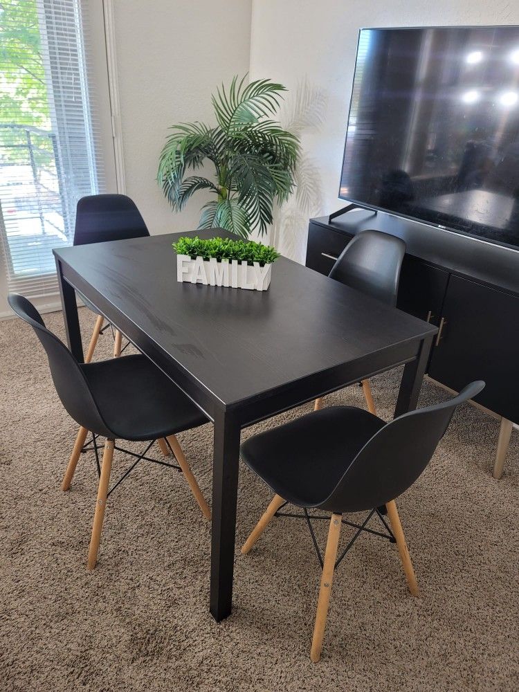 Black Table and 4 Chairs