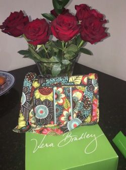 Authentic Vera Bradley cross body bag new with tag/ offer me reasonable price comes with the box