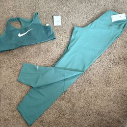 Womens Nike Outfit Size Large 