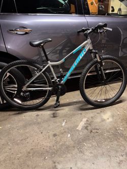 27.5” Schwinn Mountain Bicycle