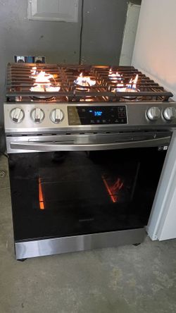Stainless Samsung gas slide-in stove with warranty delivery available fee depends on address 🏠🛣️🛻