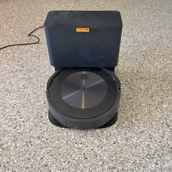 Roomba J7+ Works Perfectly