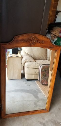 BEAUTIFUL VINTAGE MIRROR
