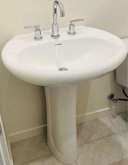 Westem bathroom sink with Moen faucet