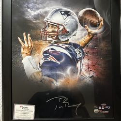 Tom Brady Signed In Focus 20x24