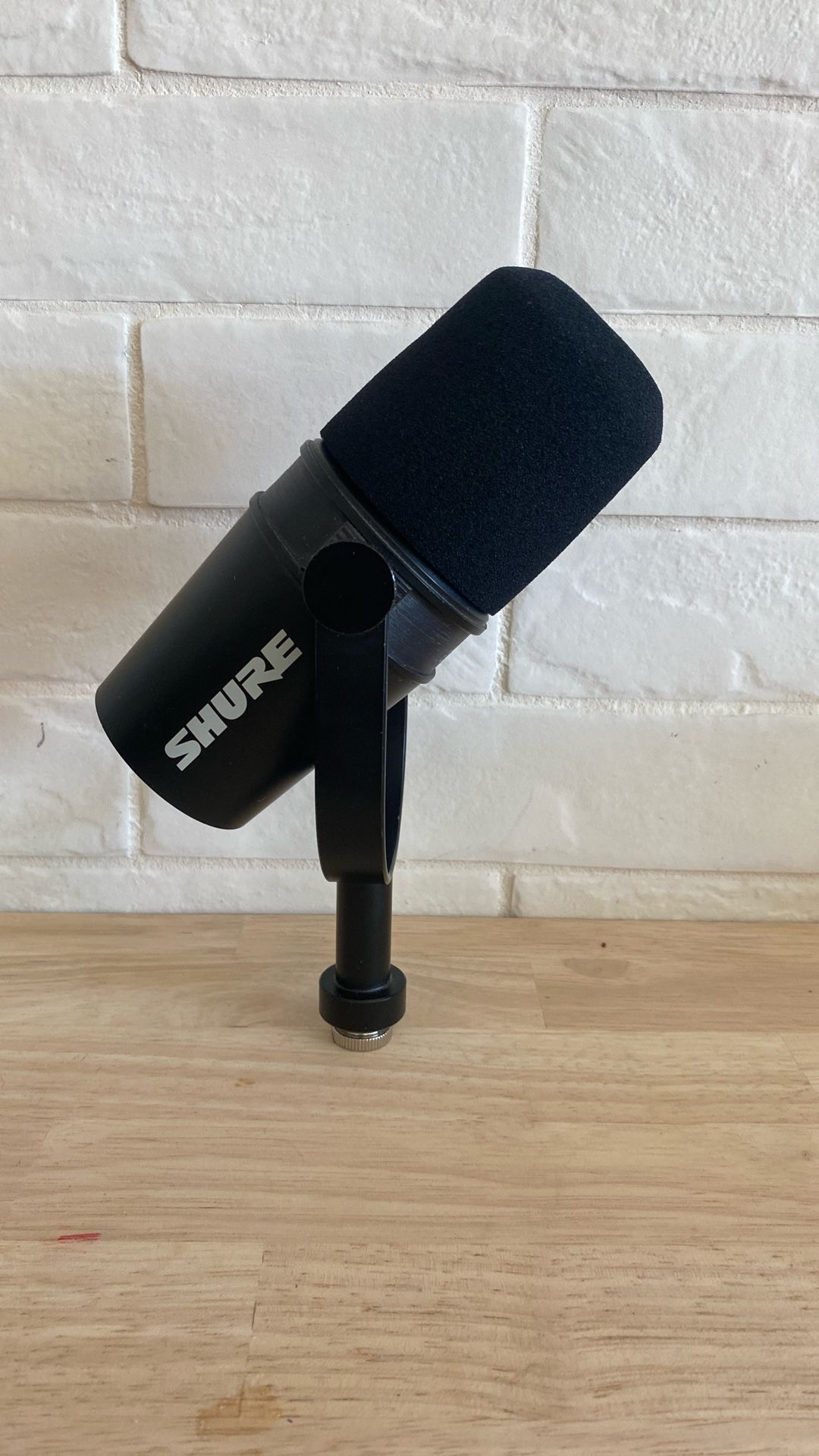 Shure MV7X XLR Podcast Microphone