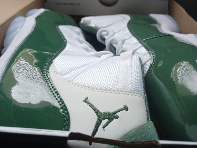 Retro Jordan 12s 175.00