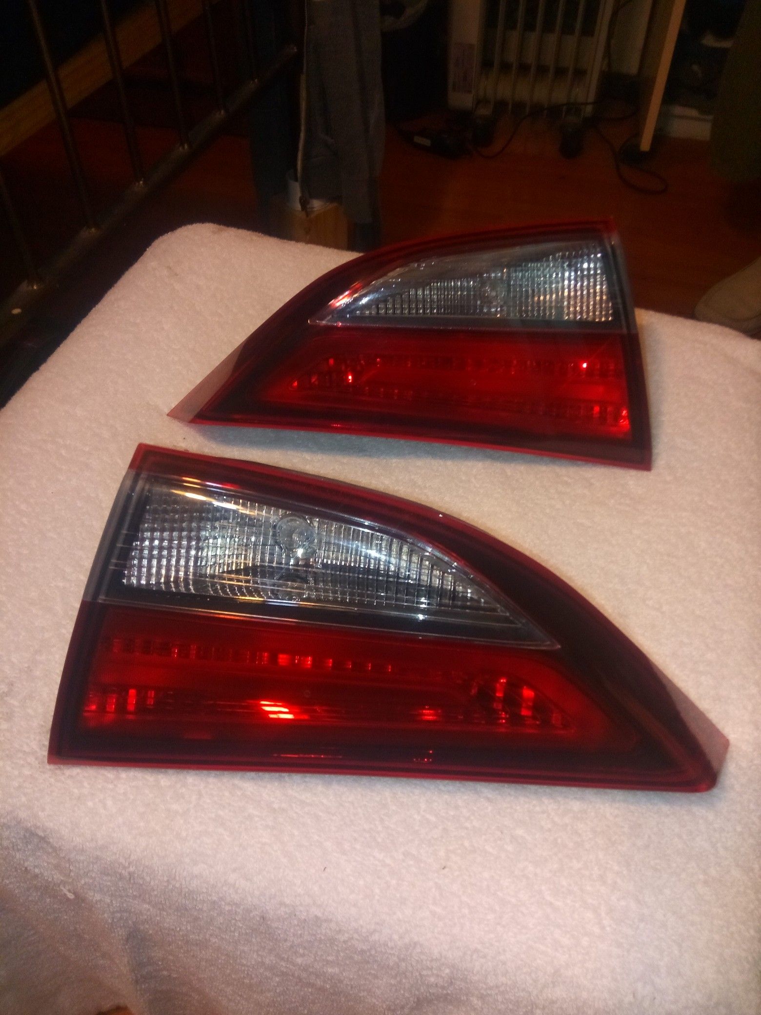 2014 through 16 genuine Hyundai Elantra LH right-hand and left-hand tail lights