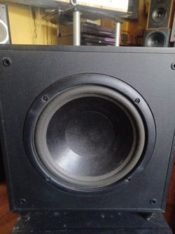 KLH E10 POWERED SUBWOOFER $200 FINAL PRICE READ DESCRIPTION AND SEE ALL PICTURES