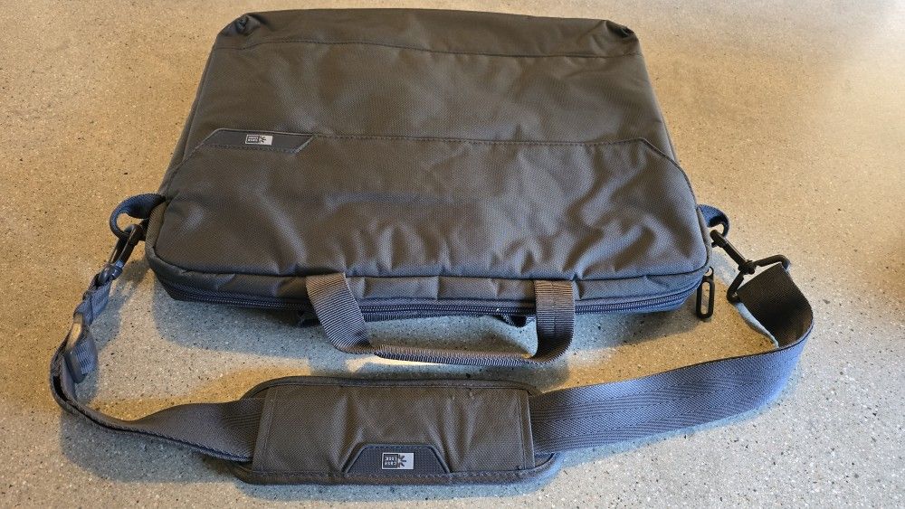 Case Logic 15.6 Inch Laptop Case - Protective Sleeve With Organization Pockets
