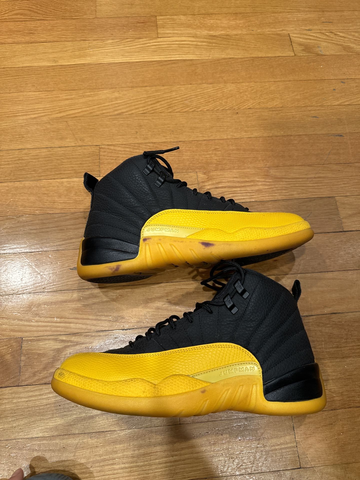 Size 9 - Jordan 12 Retro University Gold 2020 Jordan 12 Retro Black University Gold (TD) - 850000-070 - US main image 2