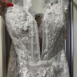 Davids Bridal Wedding Dress & Cathedral Veil