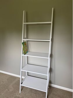 White 5 shelf bookcase