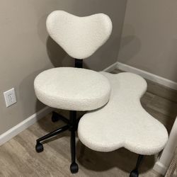 Ergonomic Cross-Legged Swivel Chair, Adjustable 