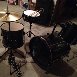 First act 5 drum set