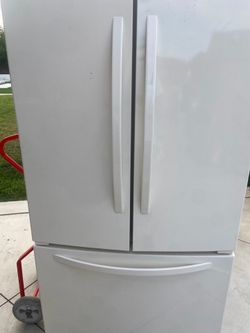 Whirlpool 2 door fridge