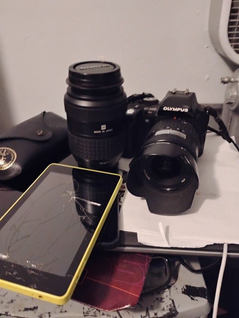 Olympus E-5000 w/Extra Lens