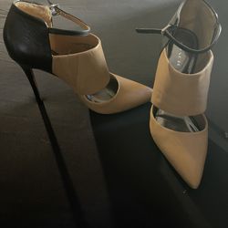 Coach Black And Beige Heels Semi/New  7  $35.00