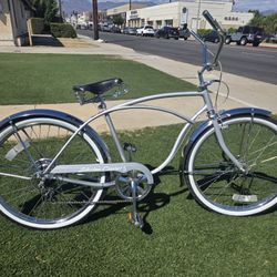 Schwinn cruiser five speeds