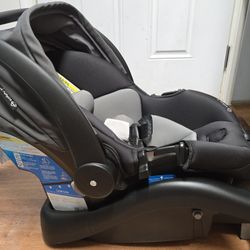 Safety 1st Infant car seat with base