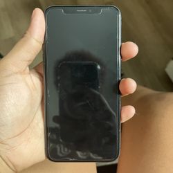 iPhone XS    (please read Description 