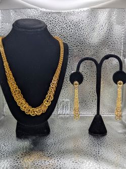 18k Necklace and Earrings Set