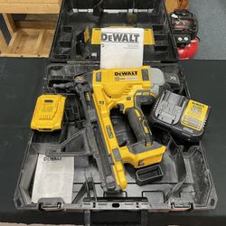 Dewalt 20V 1in. DCN891 Electric Cordless Concrete Nailer 2ah Battery & Charger Included 