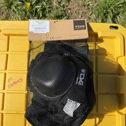 Never Used Knee Pad Set
