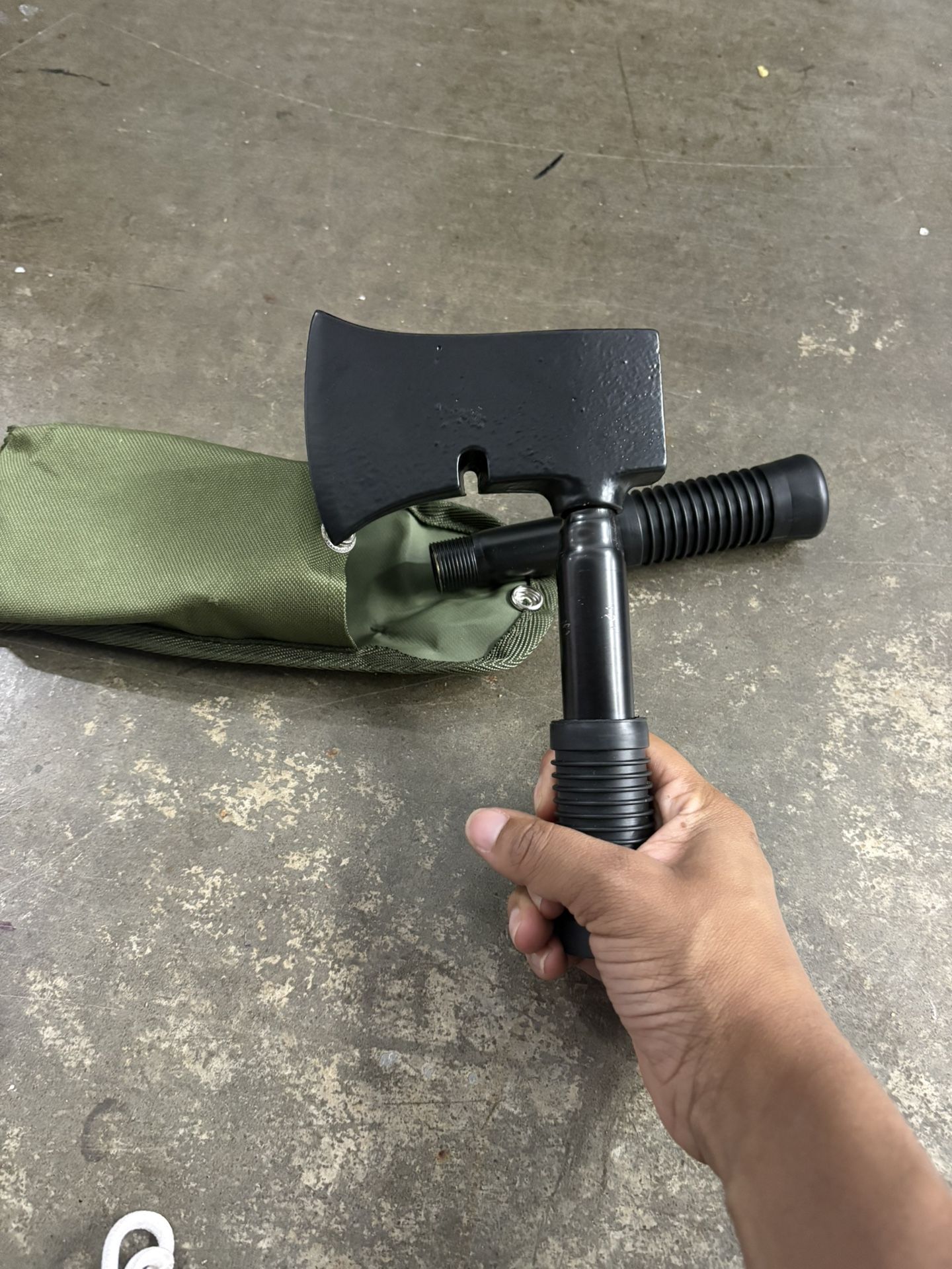 ROTHCO COMPACT COMMANDO AXE