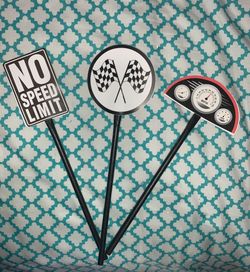 Cupcake/cake toppers