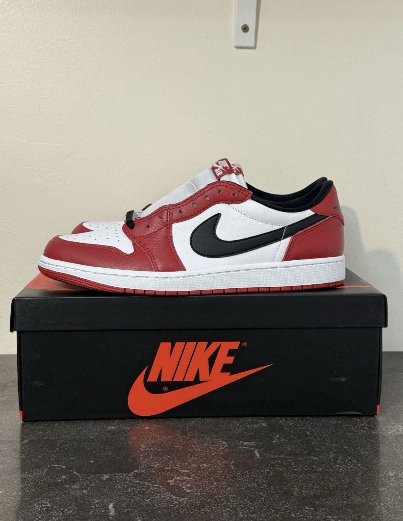 Jordan 1 Low Chicago