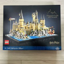 LEGO Harry Potter: Hogwarts Castle and Grounds (76419) Brand New