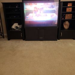 Projection T V