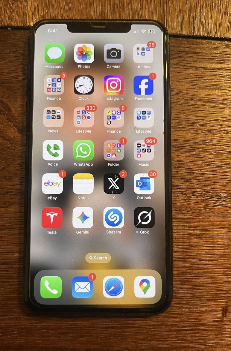  iPhone 11 Pro Max 256GB - Factory Unlocked -Excellent Condition    Discover the ultimate smartphone experience with this stunning iPhone 11 Pro Max, 