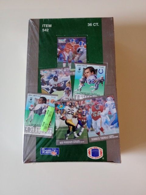 1991 Fleer Ultra Football Box